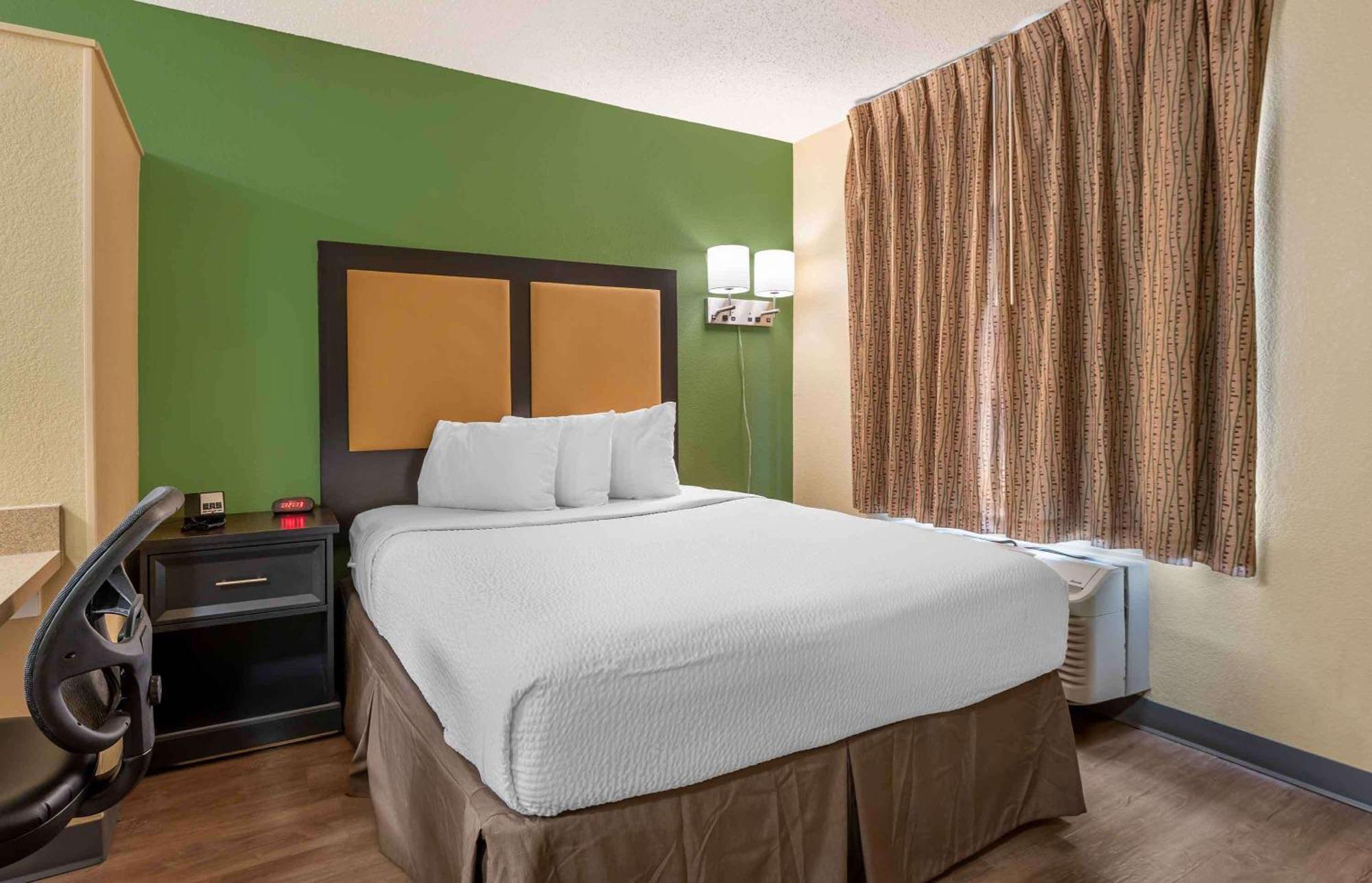 Extended Stay America Select Suites - Chicago - Lombard - Oakbrook Oakbrook Terrace Exterior photo