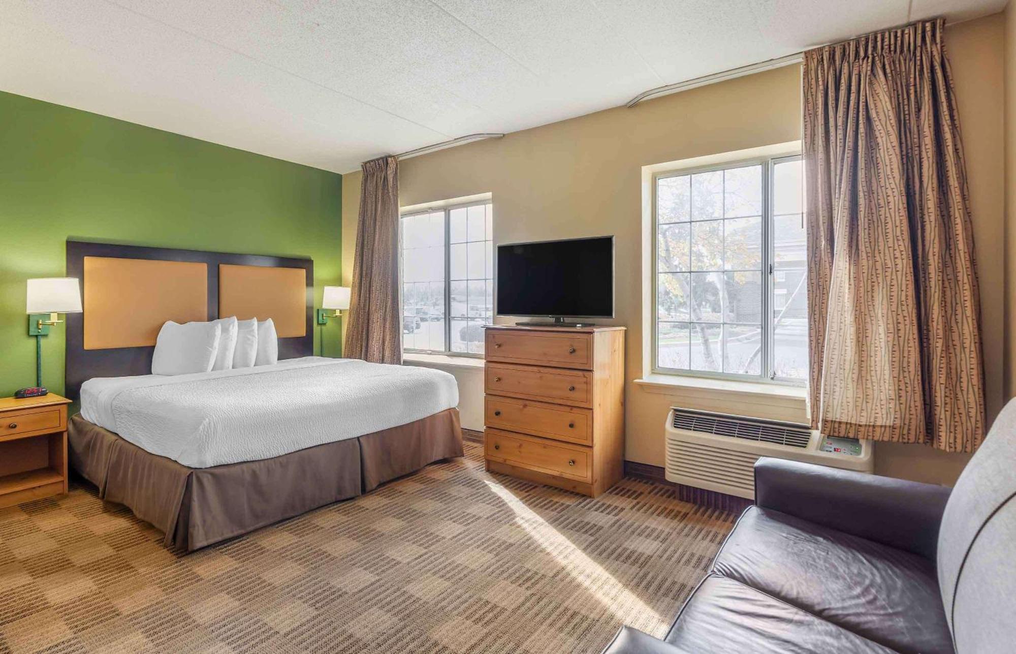 Extended Stay America Select Suites - Chicago - Lombard - Oakbrook Oakbrook Terrace Exterior photo