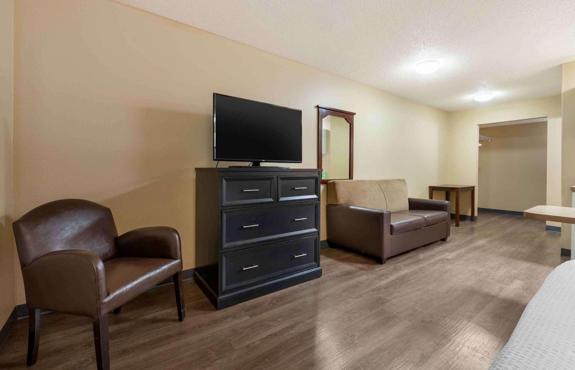 Extended Stay America Select Suites - Chicago - Lombard - Oakbrook Oakbrook Terrace Exterior photo