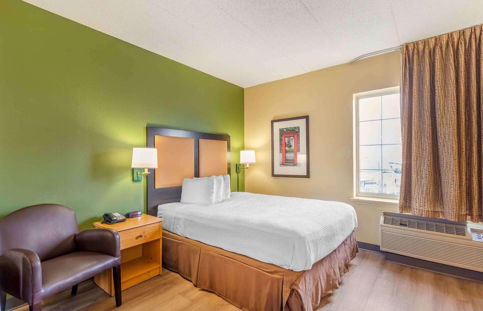 Extended Stay America Select Suites - Chicago - Lombard - Oakbrook Oakbrook Terrace Exterior photo