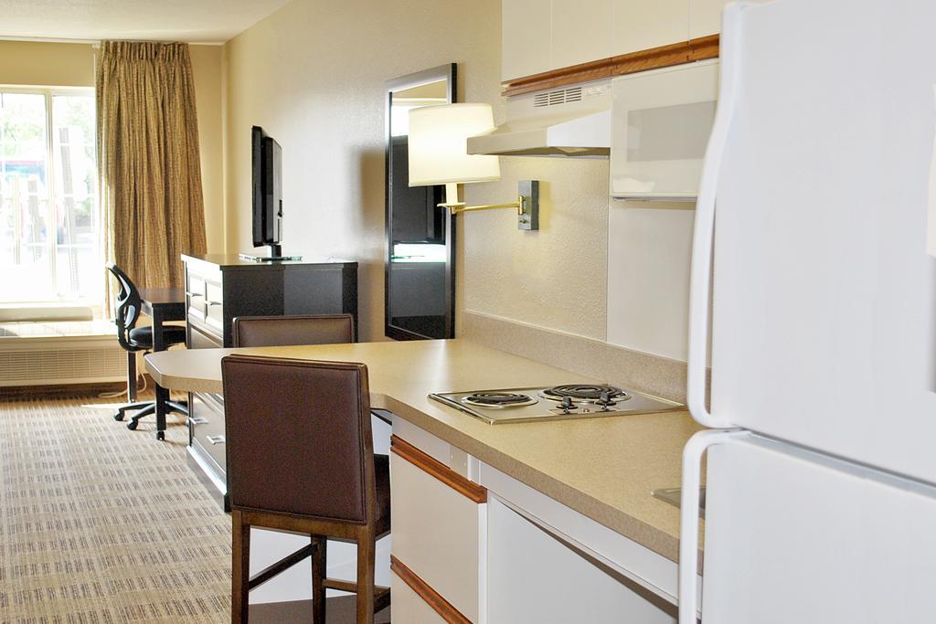 Extended Stay America Select Suites - Chicago - Lombard - Oakbrook Oakbrook Terrace Exterior photo