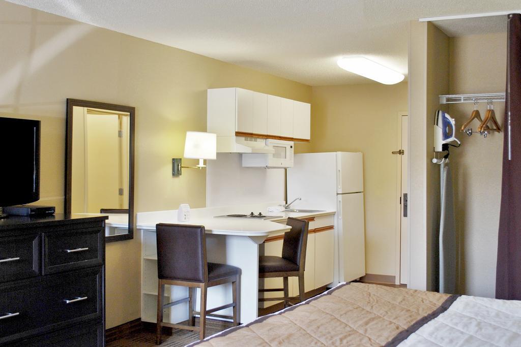 Extended Stay America Select Suites - Chicago - Lombard - Oakbrook Oakbrook Terrace Exterior photo